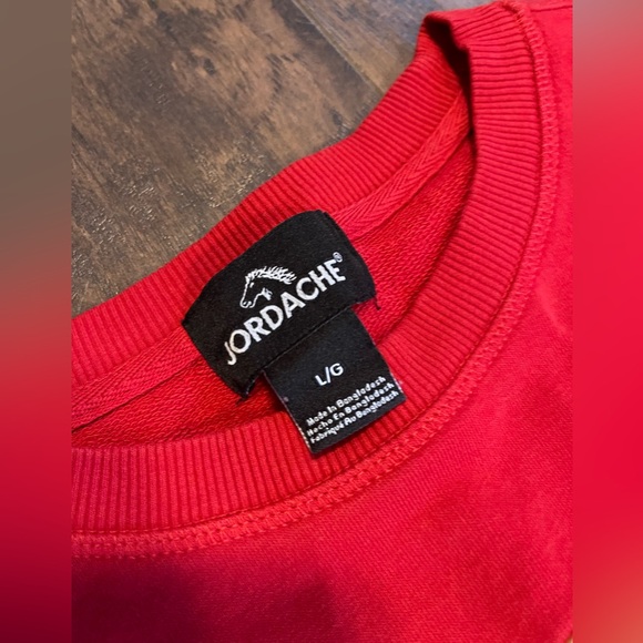 Jordache gold embroidered red pullover sweater Large crewneck - Picture 4 of 4